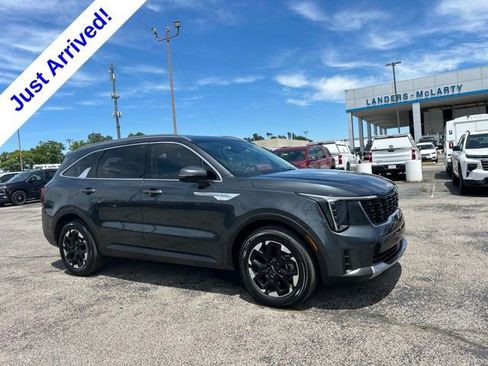 Used 2024 Kia Sorento S FWD image 1