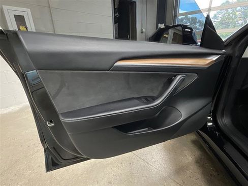 Used 2022 Tesla Model 3 Long Range AWD/4WD image 10