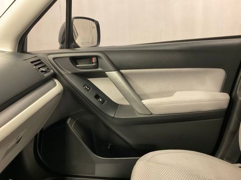 Used 2015 Subaru Forester 2.5i w/ Alloy Wheel Package image 24