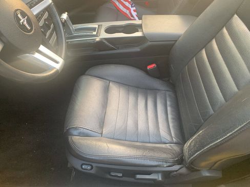 Used 2006 Ford Mustang GT Premium RWD image 10