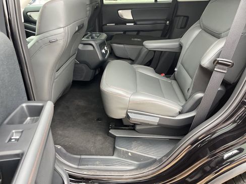 New 2025 Ford Expedition Active image 46