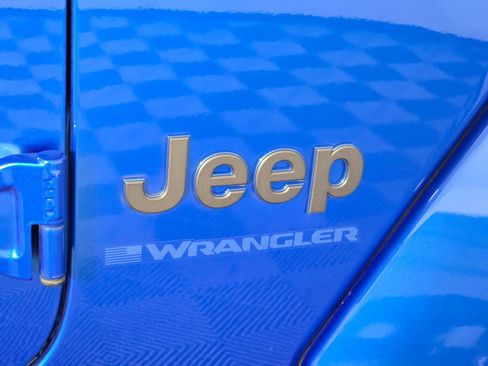 Used 2023 Jeep Wrangler Unlimited Rubicon 4xe w/ Steel Bumper Group AWD/4WD image 32