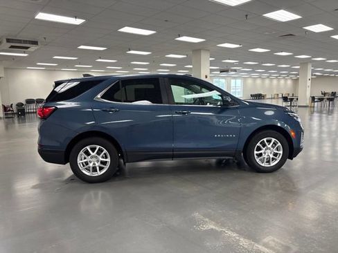 Used 2024 Chevrolet Equinox LT w/ LPO, Floor Liner Package FWD image 8
