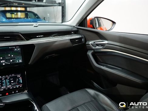 Used 2022 Audi e-tron Premium Plus w/ Premium Plus Package image 26