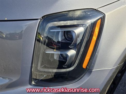 Used 2022 Kia Telluride EX w/ EX Premium Package image 6