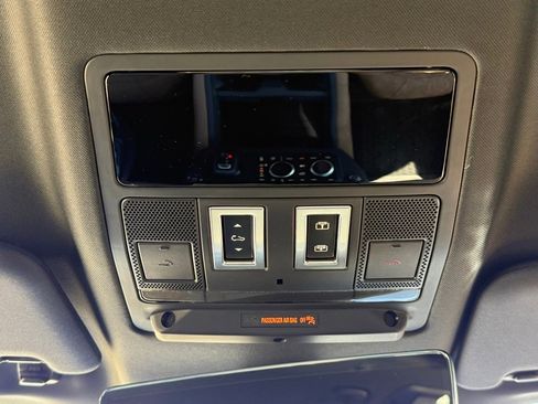 New 2026 Land Rover Defender 110 X-Dynamic SE image 32