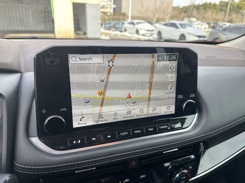 Used 2023 Nissan Rogue SL w/ SL Premium Package image 21