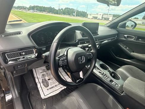 Used 2025 Honda Civic Sport image 15