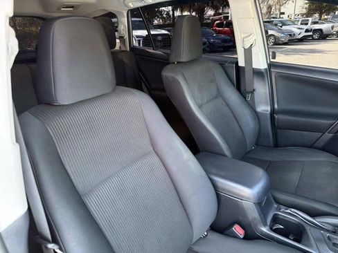 Used 2018 Toyota RAV4 LE image 16