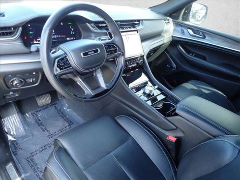 Used 2023 Jeep Grand Cherokee Overland w/ Advanced Protech Group III image 12