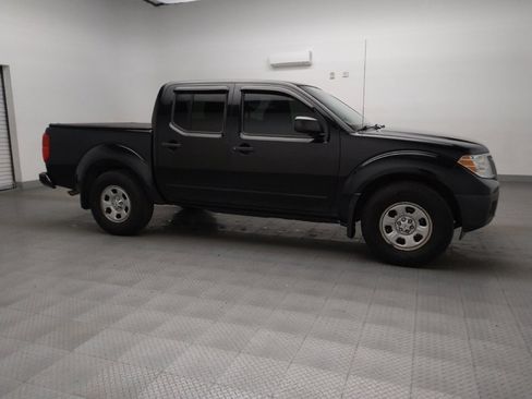Used 2018 Nissan Frontier SV image 11