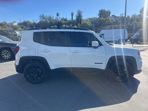 Certified 2020 Jeep Renegade Altitude image 9