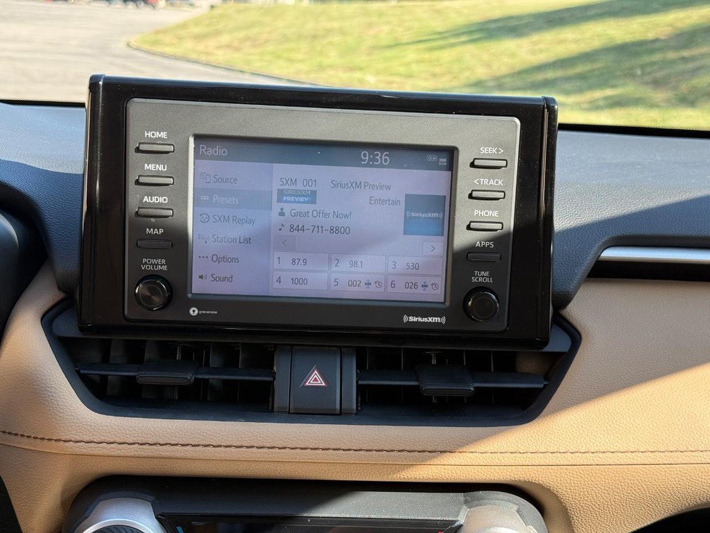 Certified 2022 Toyota RAV4 LE AWD/4WD image 12