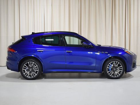Used 2023 Maserati Grecale Modena AWD/4WD image 16