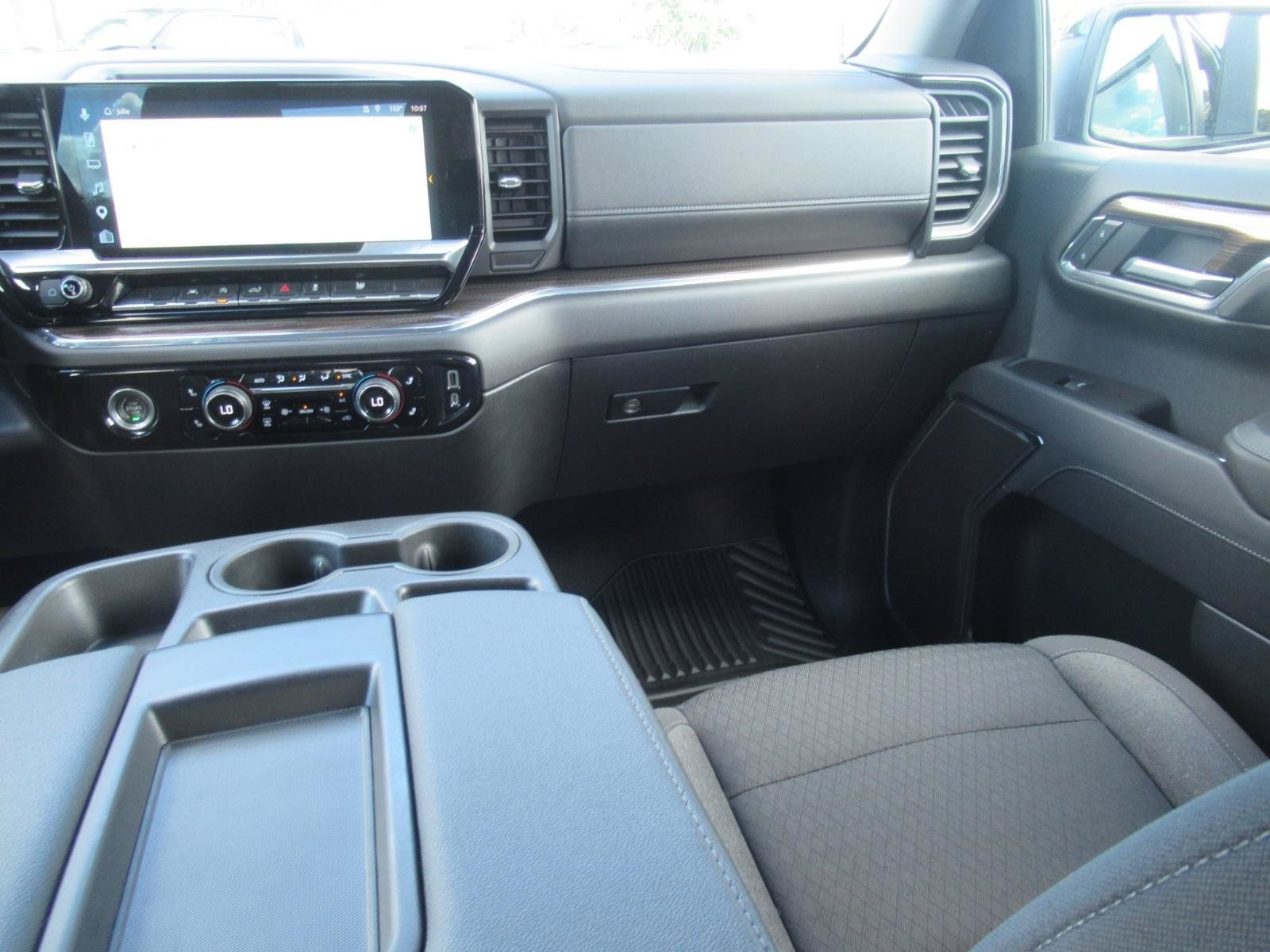 Used 2023 Chevrolet Silverado 1500 RST AWD/4WD image 18
