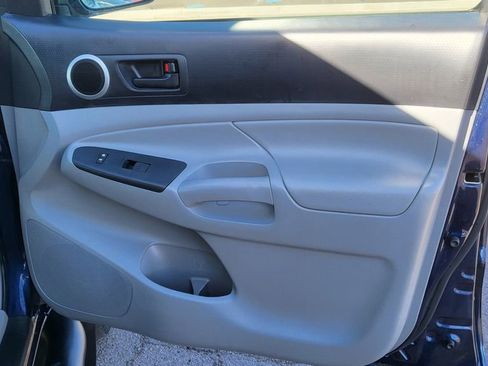 Used 2013 Toyota Tacoma PreRunner w/ SR5 Pkg image 15