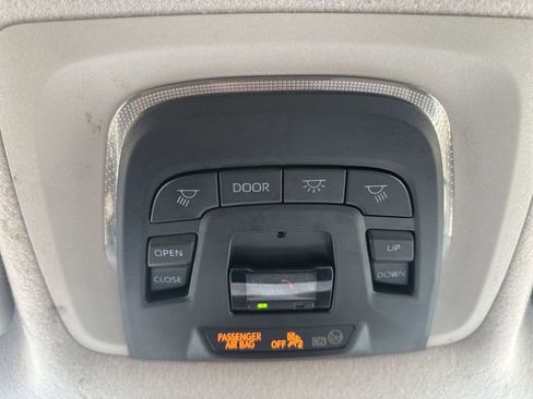 Used 2025 Toyota Corolla Cross LE w/ Moonroof Package FWD image 24
