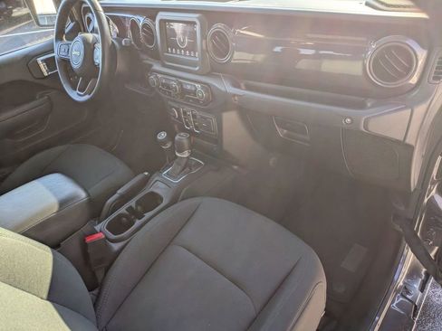 Used 2022 Jeep Gladiator Sport image 25