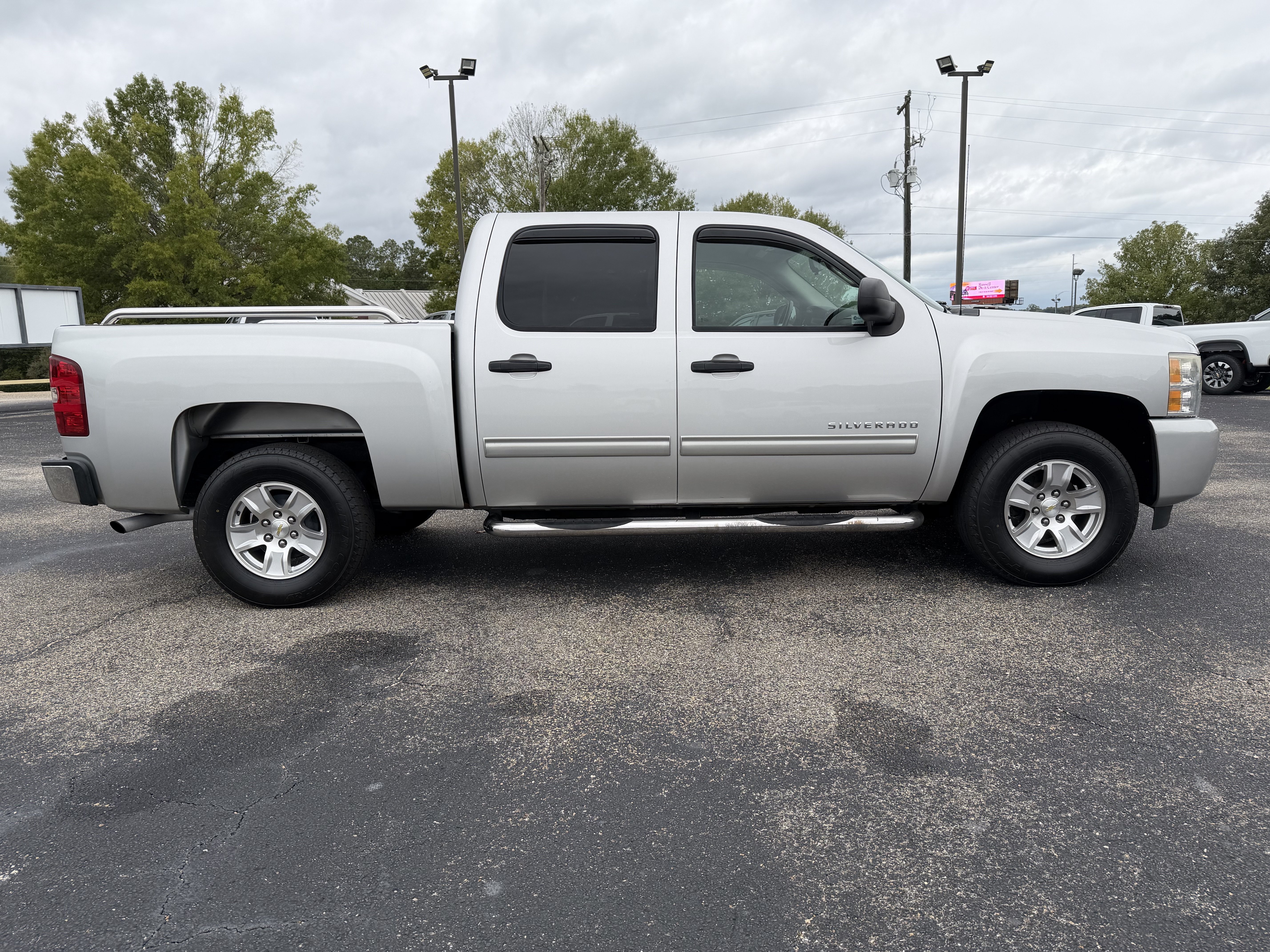Used 2010 Chevrolet Silverado 1500 LT w/ Power Pack Plus RWD image 5