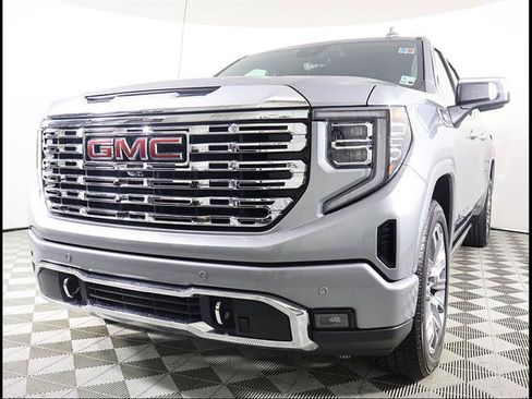 Used 2024 GMC Sierra 1500 Denali RWD image 3