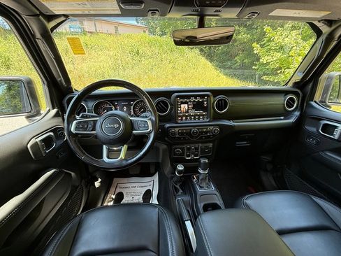 Used 2021 Jeep Gladiator Overland AWD/4WD image 11