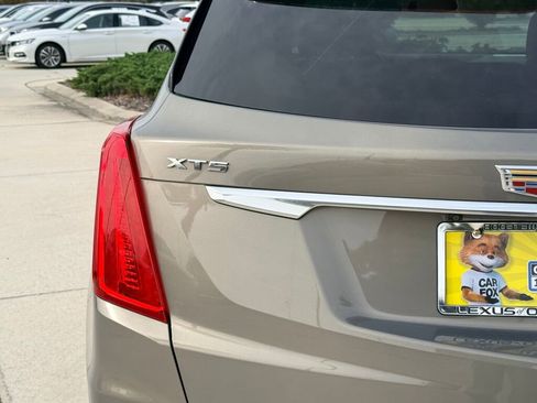 Used 2018 Cadillac XT5 Luxury w/ Driver Awareness Package image 11