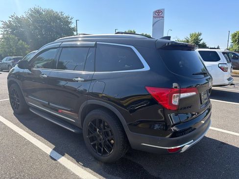 Used 2019 Honda Pilot Touring image 3