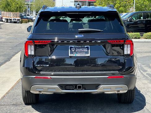 New 2026 Ford Explorer Active RWD image 6