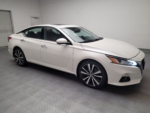 Used 2019 Nissan Altima 2.5 Platinum image 11