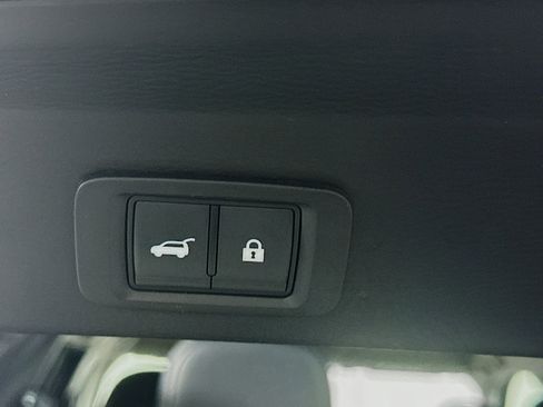 Used 2024 Mitsubishi Outlander SE image 32