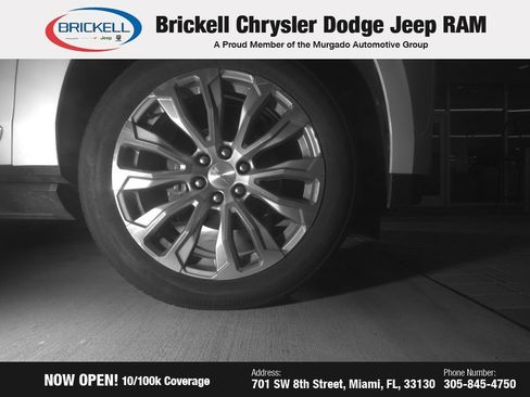 Used 2021 GMC Yukon Denali w/ Denali Premium Package image 5