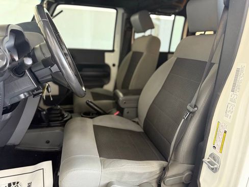 Used 2010 Jeep Wrangler Unlimited Sport image 19