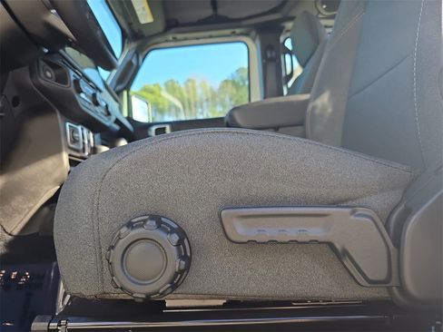 New 2026 Jeep Gladiator Sport image 29