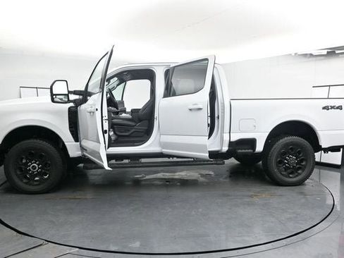 New 2026 Ford F250 Lariat w/ Black Appearance Package AWD/4WD image 35