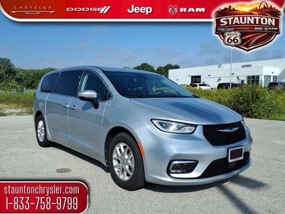 Used 2023 Chrysler Pacifica Touring-L