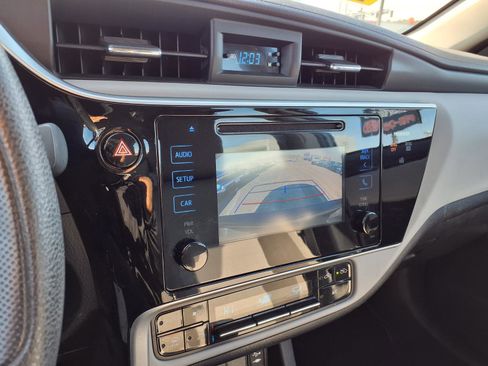 Used 2017 Toyota Corolla LE image 10