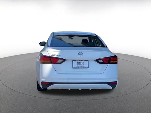 Used 2025 Nissan Altima 2.5 SV image 11