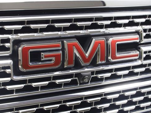 Used 2021 GMC Sierra 1500 Denali w/ Denali Ultimate Package AWD/4WD image 17