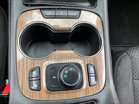 Used 2023 GMC Acadia SLE w/ Driver Convenience Package image 15