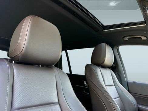 Used 2022 Mercedes-Benz GLS 450 4MATIC image 26
