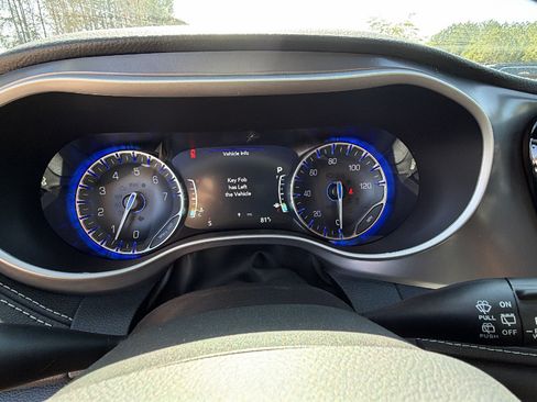 New 2026 Chrysler Pacifica Select w/ S Appearance Package FWD image 26