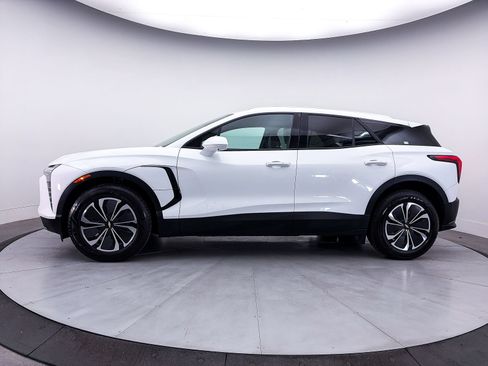 Used 2024 Chevrolet Blazer EV LT AWD/4WD image 39