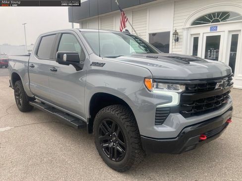 Used 2024 Chevrolet Silverado 1500 LT Trail Boss w/ Convenience Package II AWD/4WD image 3