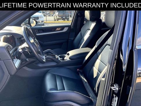 Used 2024 Porsche Cayenne image 35