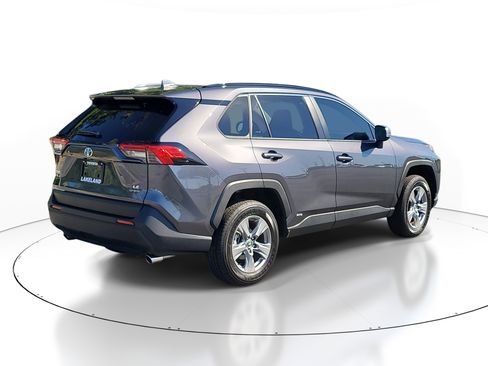 Certified 2025 Toyota RAV4 LE AWD/4WD image 7