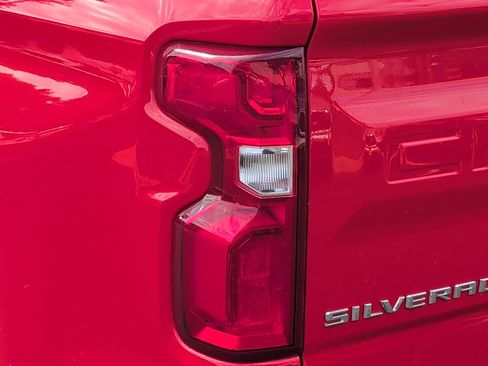 Used 2022 Chevrolet Silverado 1500 RST AWD/4WD image 18