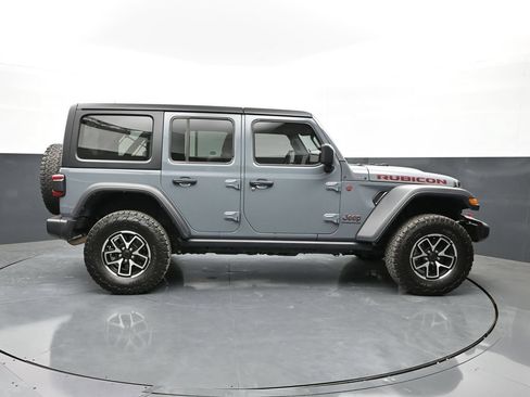 Used 2025 Jeep Wrangler Unlimited Rubicon AWD/4WD image 29