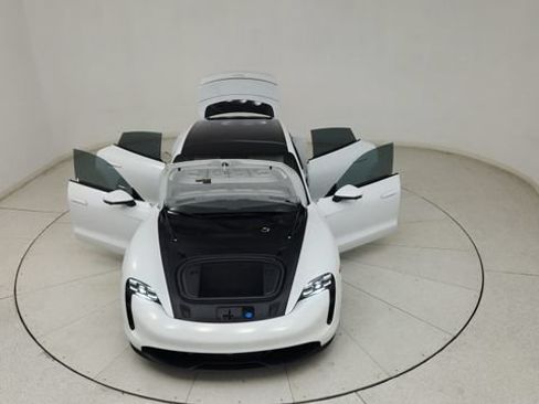 Used 2023 Porsche Taycan w/ Premium Package RWD image 30