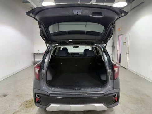 Used 2025 Kia Seltos S FWD image 8
