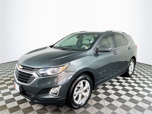 Used 2020 Chevrolet Equinox LT image 3